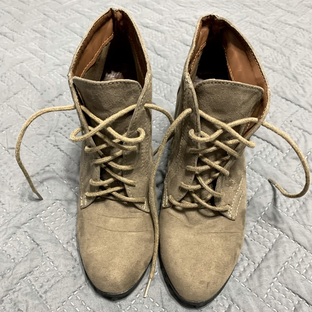 Rialto Ankle Heel Booties Size 7.5